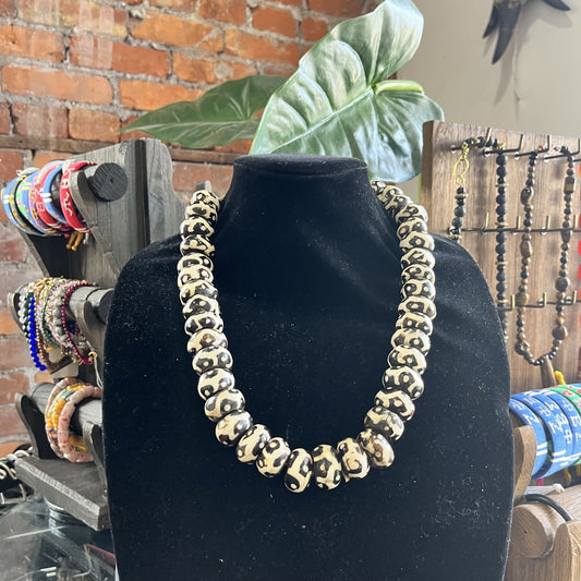Polka Beige Beaded Necklace